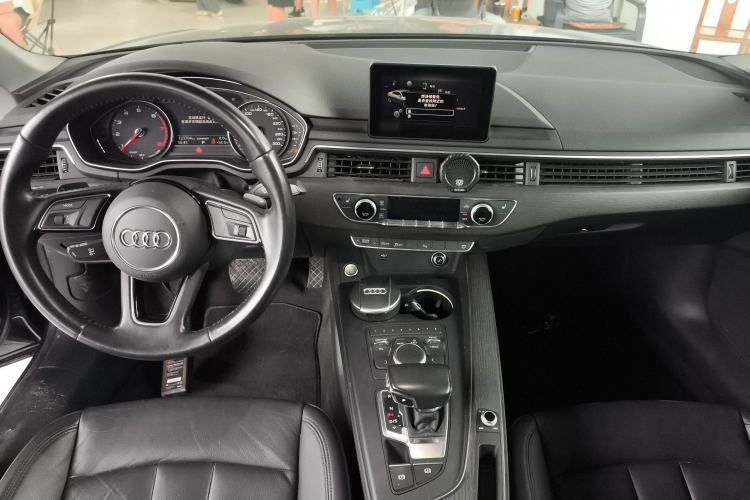Used Audi A5 2019 Coupe 40 TFSI Fashion Edition China V Emission Standard Center Console