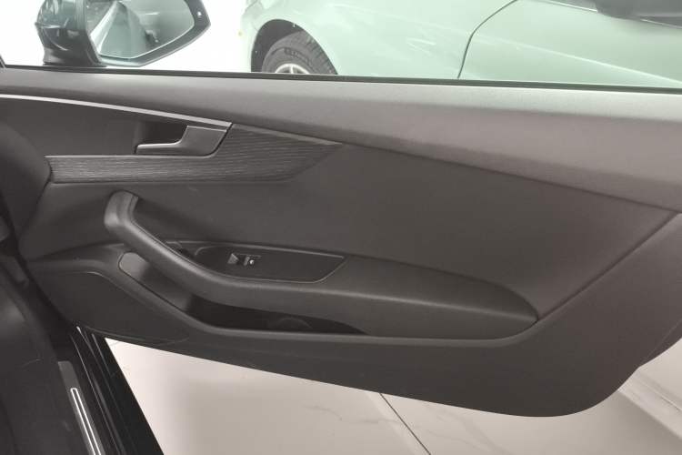 Used Audi A5 2019 Coupe 40 TFSI Fashion Edition China V Emission Standard Right Front Door Interior