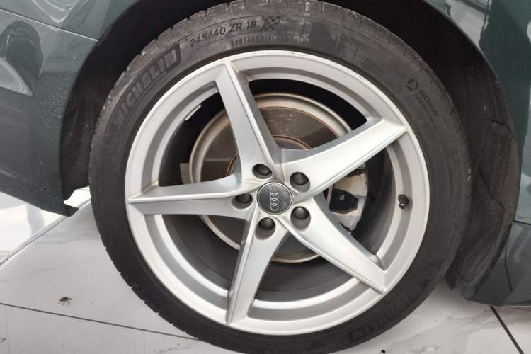 Used Audi A5 2019 Coupe 40 TFSI Fashion Edition China V Emission Standard Right Rear Wheel Hub