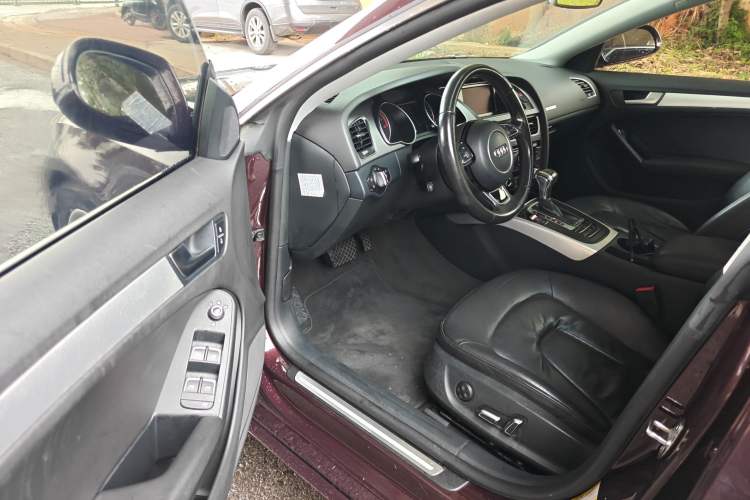 Used Audi A5 2014 Sportback 45 TFSI Interior 3