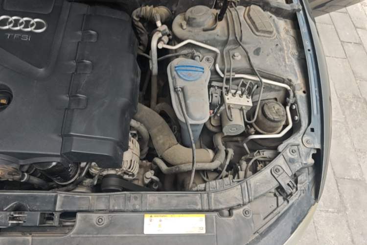 Used Audi A5 2009 2.0TFSI coupe Engine Bay Left