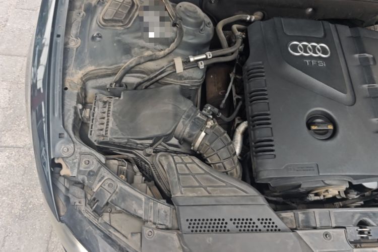 Used Audi A5 2009 2.0TFSI coupe Engine Bay Right