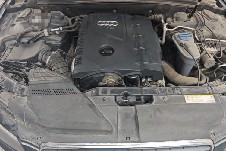 Used Audi A5 2009 2.0TFSI coupe Engine Bay