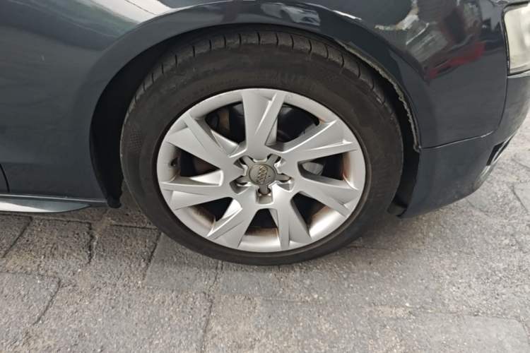 Used Audi A5 2009 2.0TFSI coupe Right Front Wheel Hub