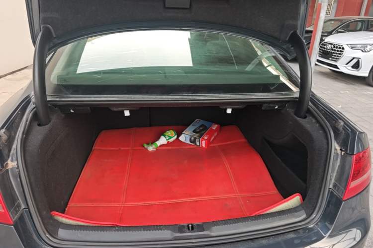 Used Audi A5 2009 2.0TFSI coupe Trunk