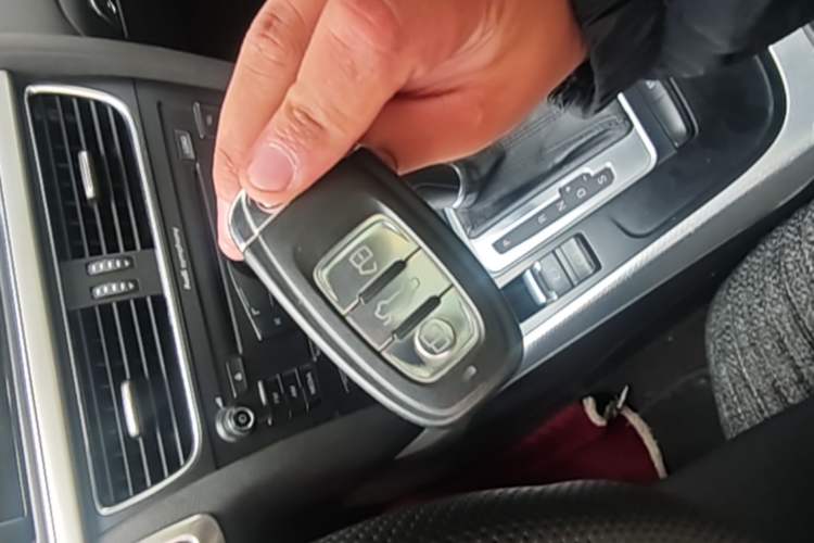Used Audi A5 2009 2.0TFSI coupe Vehicle Key