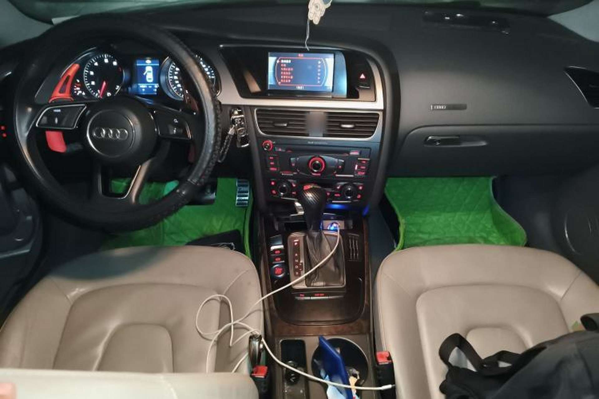 Used Audi A5 2009 2.0TFSI coupe Center Console