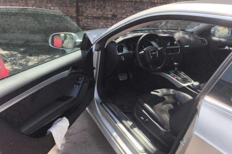Used Audi A5 2009 2.0TFSI coupe Driver Seat
