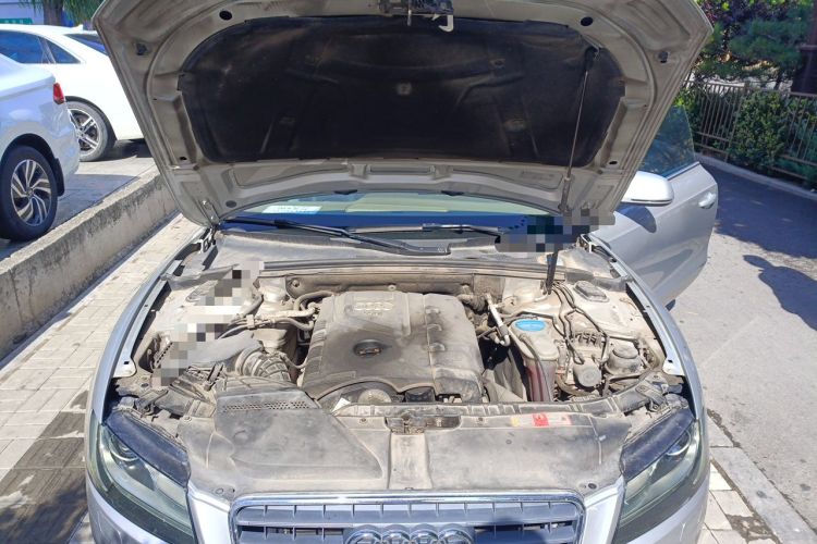 Used Audi A5 2009 2.0TFSI coupe Engine Bay