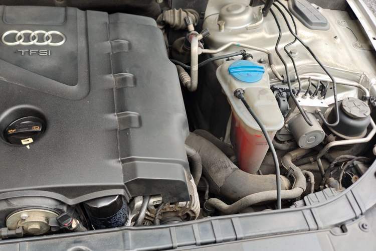 Used Audi A5 2009 2.0TFSI coupe Engine Bay Left