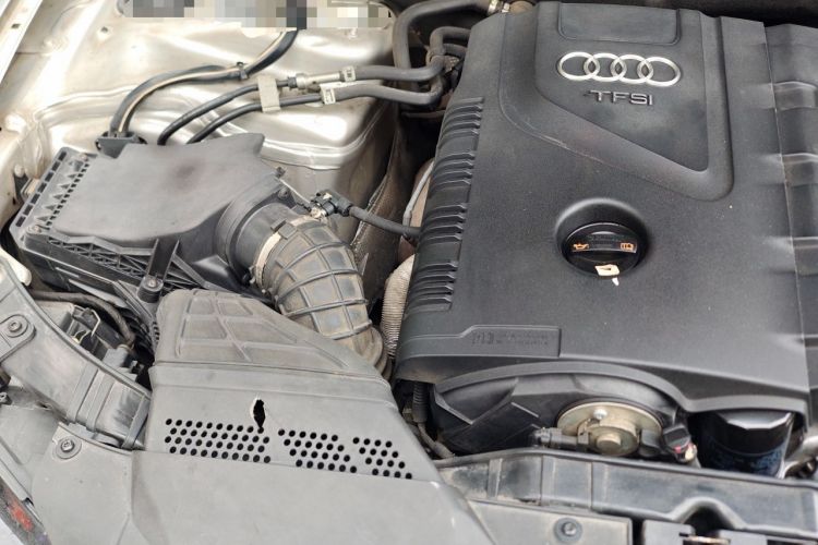 Used Audi A5 2009 2.0TFSI coupe Engine Bay Right
