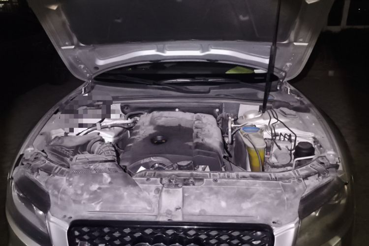 Used Audi A5 2009 2.0TFSI coupe Engine Bay