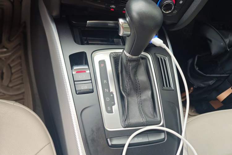 Used Audi A5 2009 2.0TFSI coupe Gear Lever