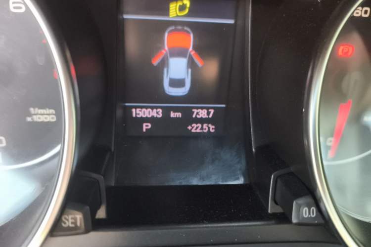 Used Audi A5 2009 2.0TFSI coupe Odometer Close Up