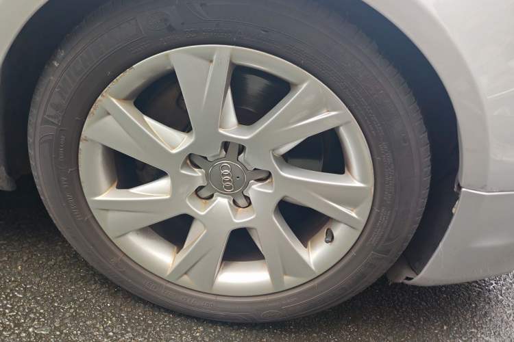 Used Audi A5 2009 2.0TFSI coupe Right Front Wheel Hub