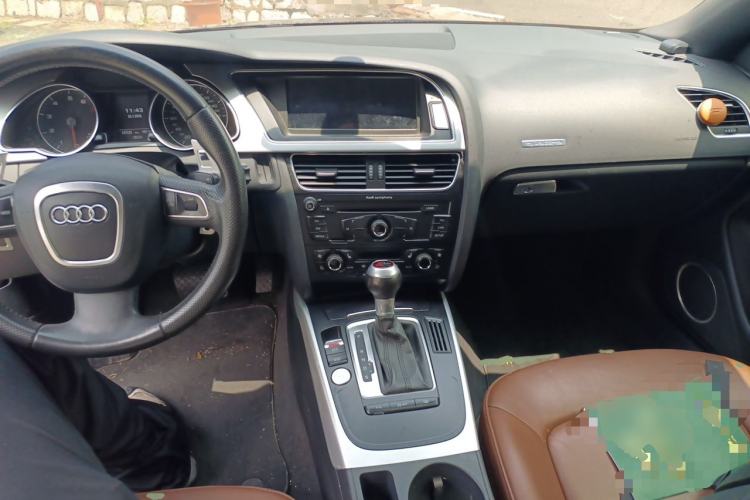 Used Audi A5 2010 3.2 coupe quattro Center Console