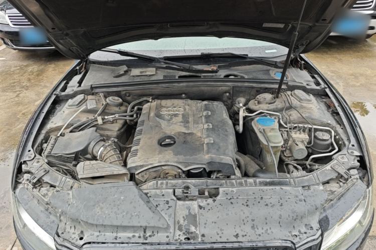 Used Audi A5 2010 2.0TFSI Sportback Comfort Model Engine Bay