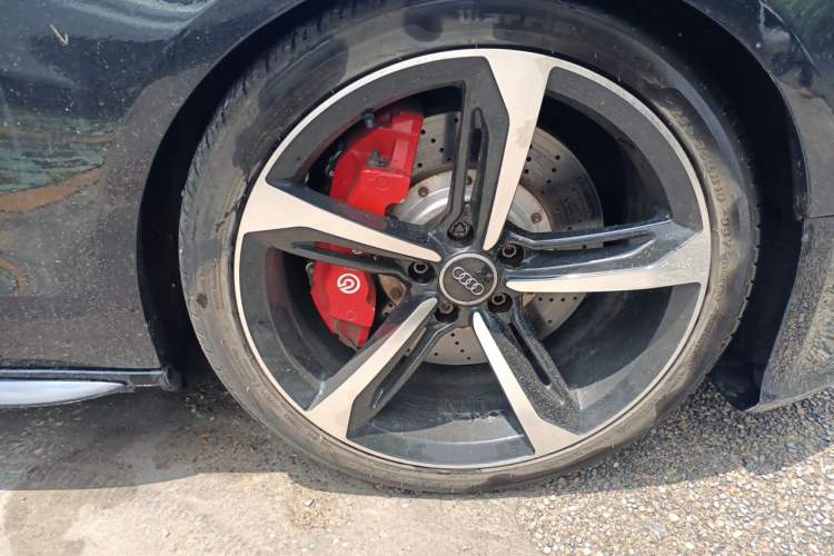 Used Audi A5 2010 3.2 coupe quattro Right Front Wheel Hub