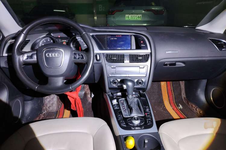 Used Audi A5 2010 2.0TFSI Sportback Luxury Model Center Console
