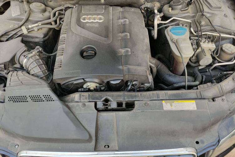Used Audi A5 2010 2.0TFSI Sportback Comfort Model Engine Bay