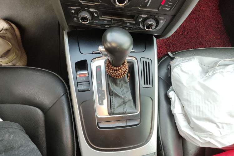 Used Audi A5 2010 2.0TFSI Sportback Comfort Model Gear Lever
