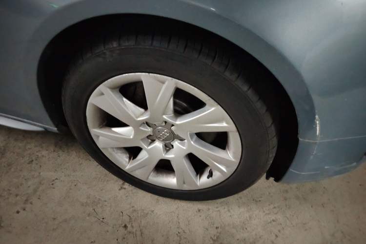 Used Audi A5 2010 2.0TFSI Sportback Luxury Model Right Front Wheel Hub