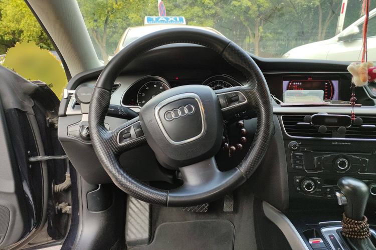 Used Audi A5 2010 2.0TFSI Sportback Comfort Model Steering Wheel