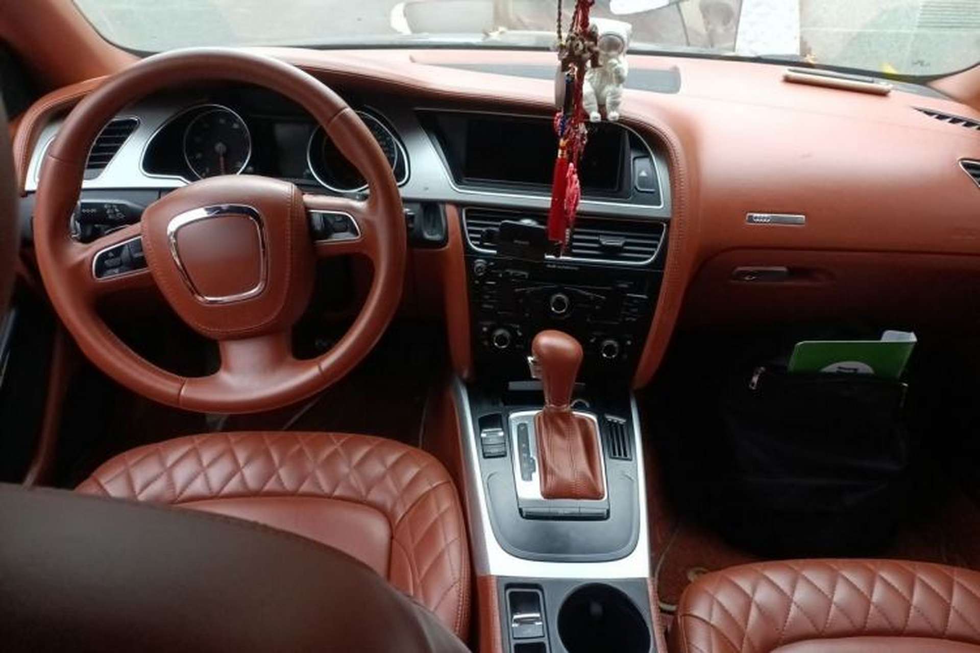 Used Audi A5 2010 2.0TFSI Cabriolet Center Console