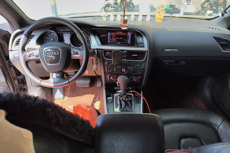 Used Audi A5 2010 2.0TFSI Cabriolet Center Console