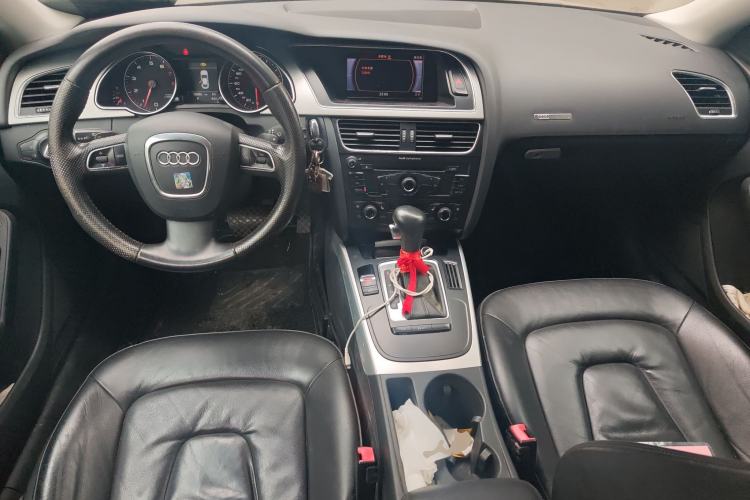 Used Audi A5 2010 2.0TFSI Sportback Comfort Model Center Console