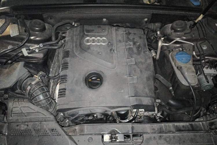 Used Audi A5 2010 2.0TFSI Coupe Engine Bay