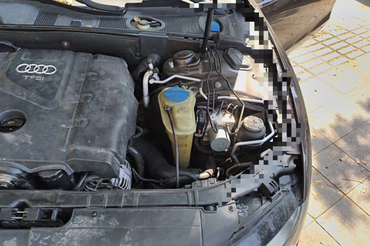 Used Audi A5 2010 2.0TFSI Cabriolet Engine Bay Left