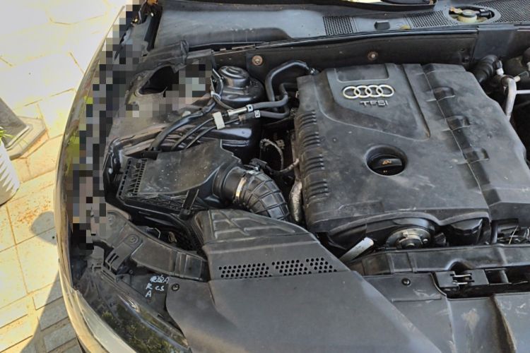 Used Audi A5 2010 2.0TFSI Cabriolet Engine Bay Right