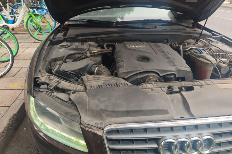 Used Audi A5 2010 2.0TFSI Sportback Comfort Model Engine Bay Right