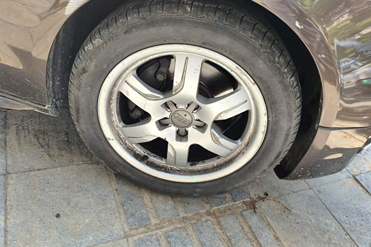 Used Audi A5 2010 2.0TFSI Cabriolet Right Front Wheel Hub