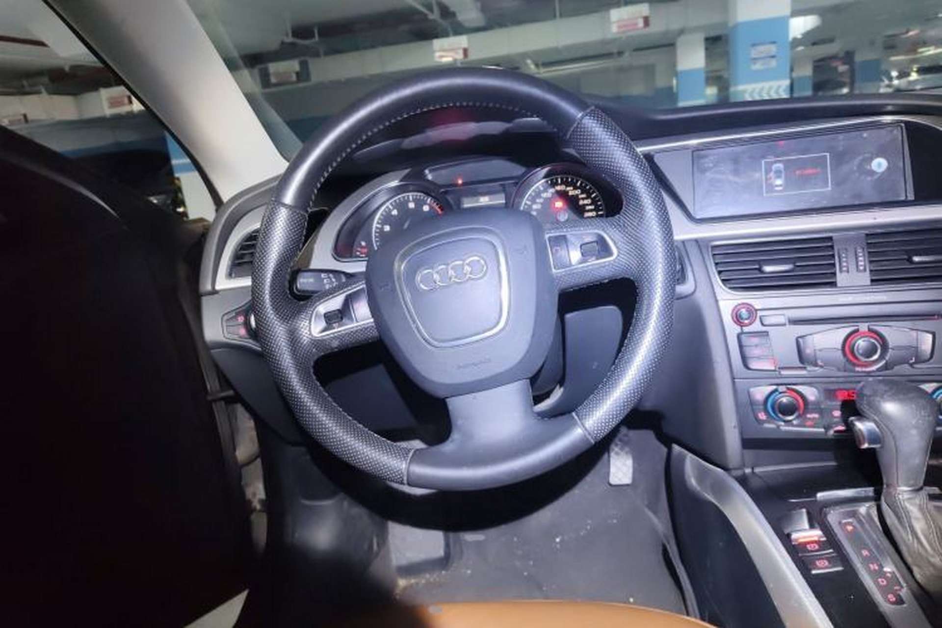 Used Audi A5 2010 2.0TFSI Sportback Comfort Model Steering Wheel