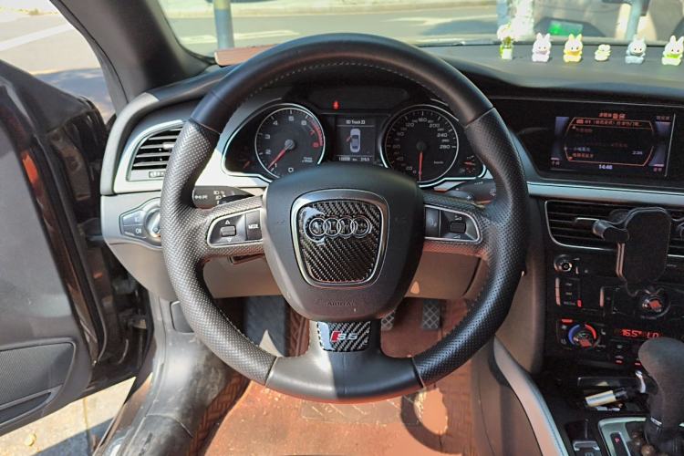 Used Audi A5 2010 2.0TFSI Cabriolet Steering Wheel