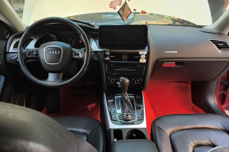 Used Audi A5 2010 2.0TFSI Sportback Technology Model Center Console