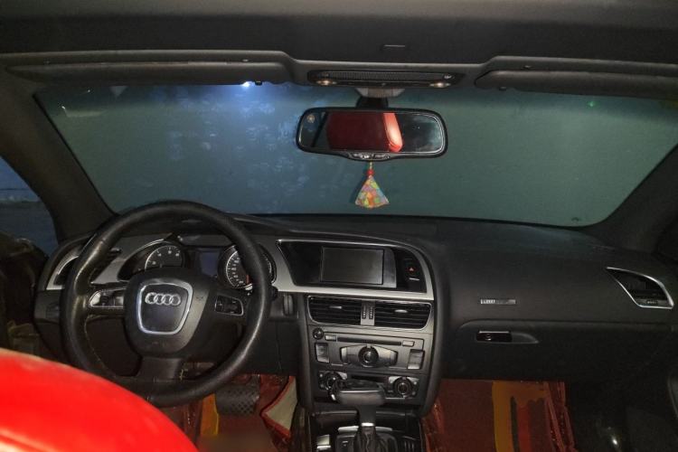 Used Audi A5 2010 2.0TFSI Cabriolet Center Console