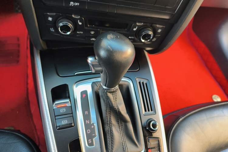 Used Audi A5 2010 2.0TFSI Sportback Technology Model Gear Lever