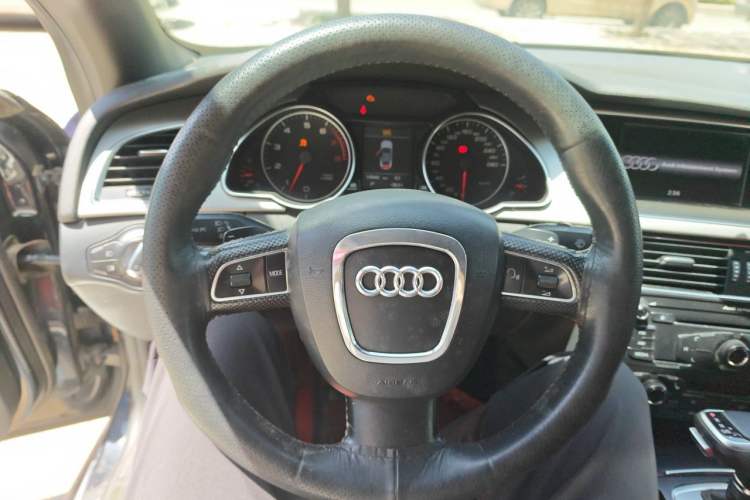 Used Audi A5 2010 2.0TFSI Cabriolet Steering Wheel