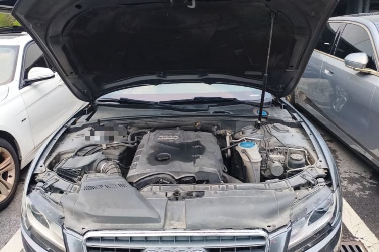 Used Audi A5 2010 2.0TFSI Sportback Comfort Model Engine Bay