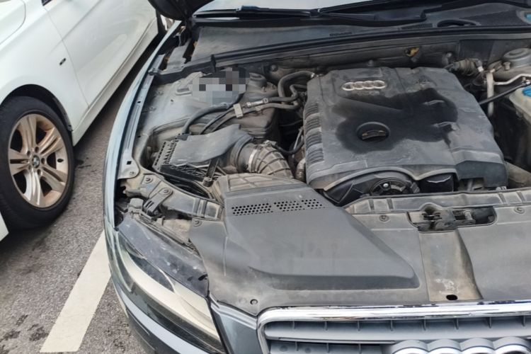 Used Audi A5 2010 2.0TFSI Sportback Comfort Model Engine Bay Right