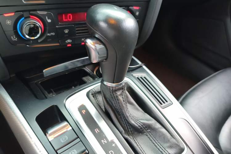 Used Audi A5 2010 2.0TFSI Sportback Comfort Model Gear Lever