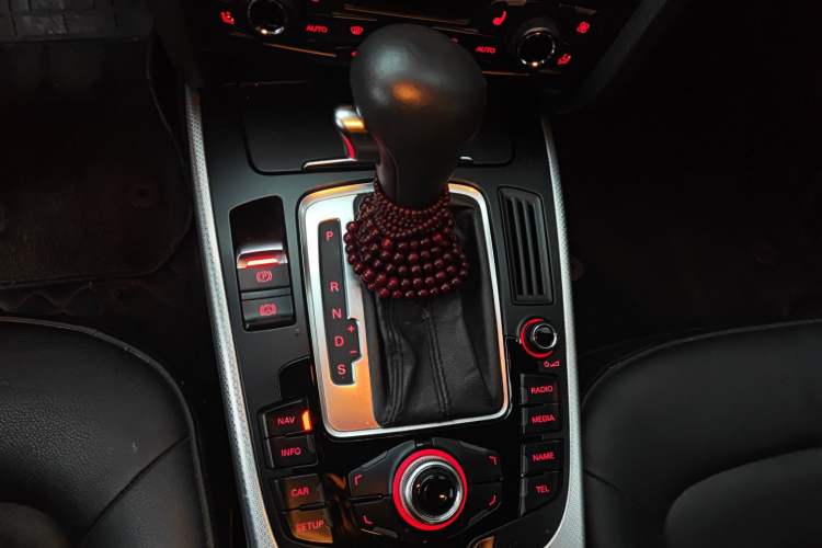 Used Audi A5 2010 2.0TFSI Sportback Technology Model Gear Lever