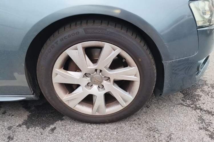 Used Audi A5 2010 2.0TFSI Sportback Comfort Model Right Front Wheel Hub