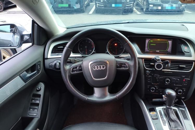 Used Audi A5 2010 2.0TFSI Sportback Comfort Model Steering Wheel