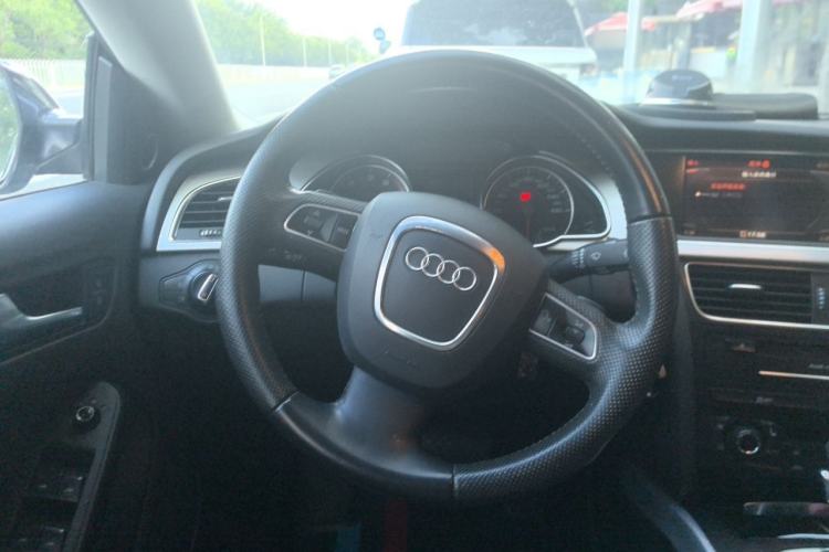 Used Audi A5 2010 2.0TFSI Sportback Comfort Model Steering Wheel