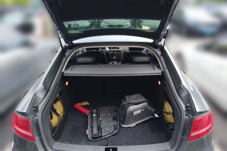 Used Audi A5 2010 2.0TFSI Sportback Comfort Model Trunk