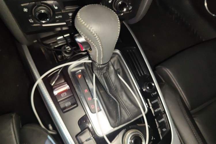 Used Audi A5 2010 2.0TFSI Sportback Comfort Model Gear Lever